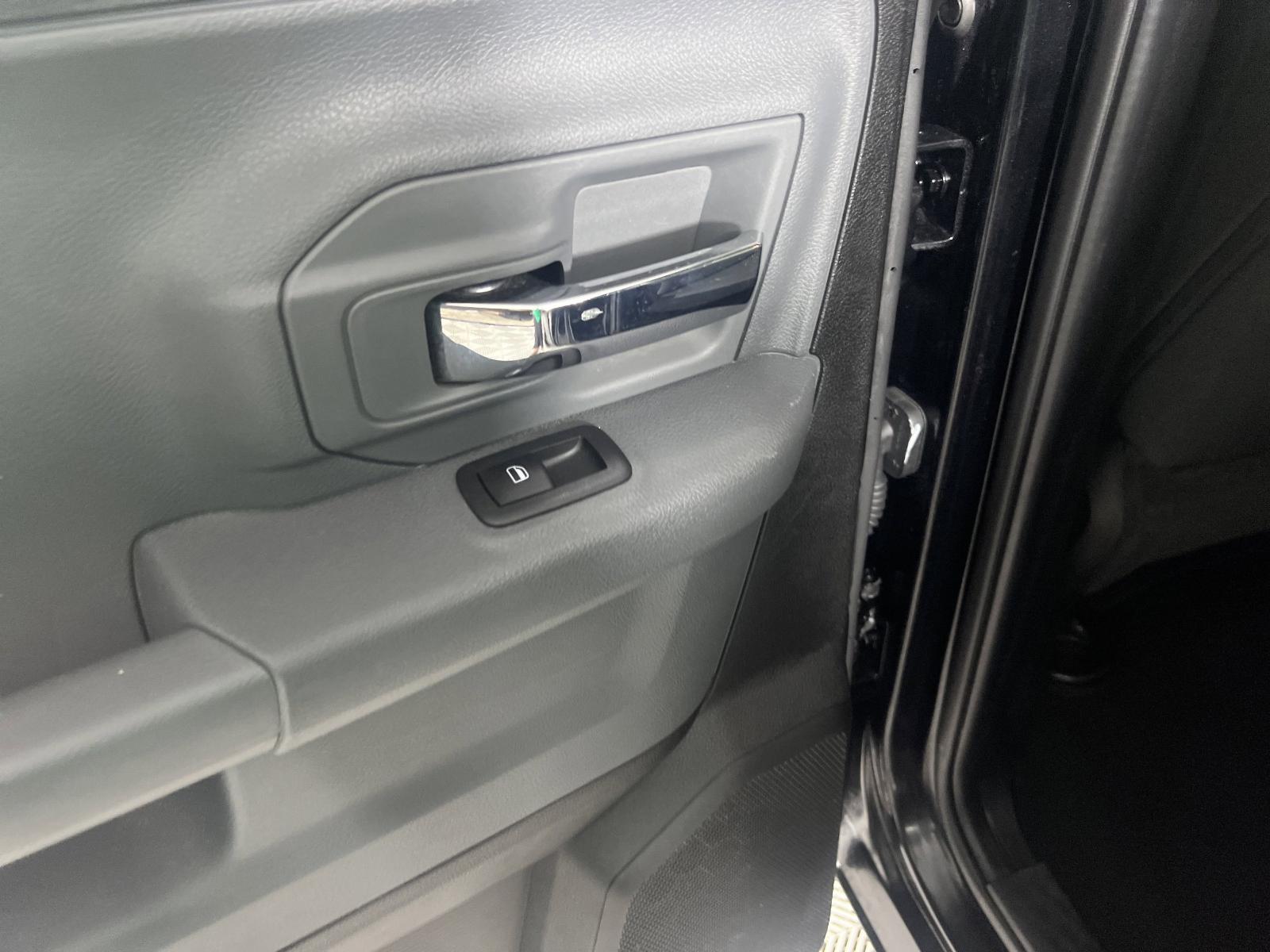 2024 Ram 1500 Classic Vehicle Photo in GEORGETOWN, TX 78626-7508