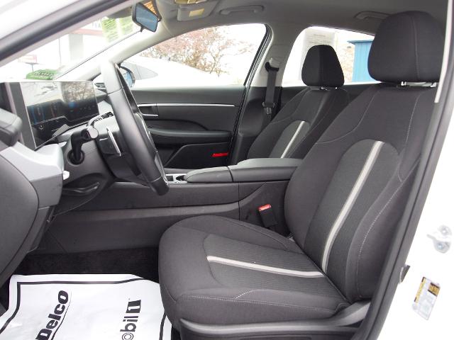 2024 Hyundai Sonata Hybrid Vehicle Photo in MADISON, IN 47250-1611