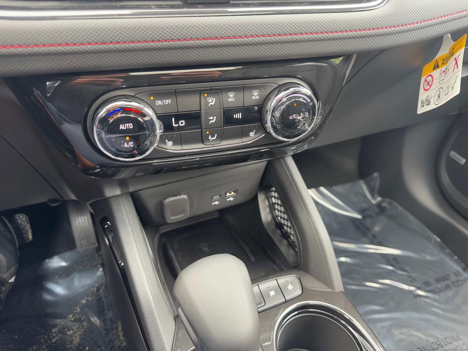 2025 Chevrolet Trailblazer Vehicle Photo in LOS ANGELES, CA 90007-3794