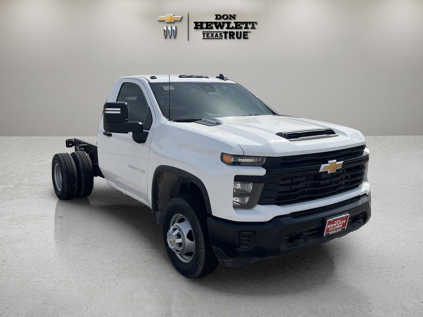 2025 Chevrolet Silverado 3500 HD Chassis Cab Vehicle Photo in GEORGETOWN, TX 78626-7508