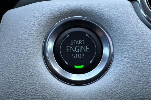 2025 GMC Canyon Vehicle Photo in ELK GROVE, CA 95757-8703