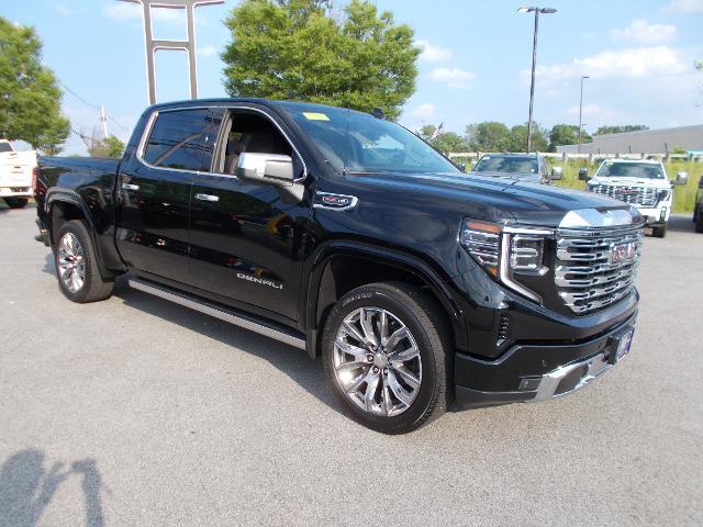 2025 GMC Sierra 1500 Vehicle Photo in LOWELL, MA 01852-4336