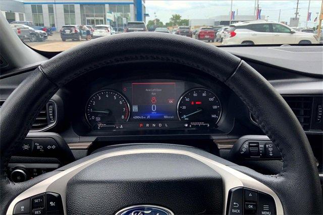 2023 Ford Explorer Vehicle Photo in TOPEKA, KS 66609-0000