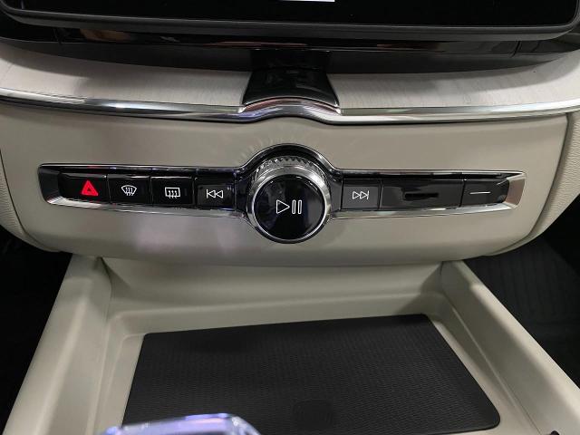 2026 Volvo XC60 Plug-In Hybrid Vehicle Photo in Appleton, WI 54913