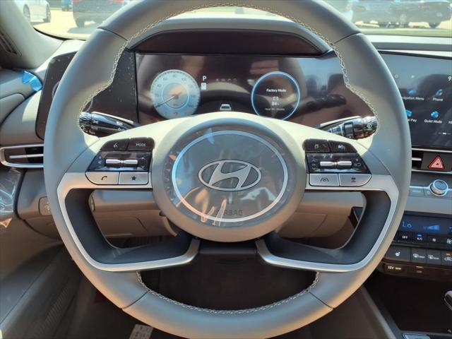 2025 Hyundai ELANTRA Vehicle Photo in Peoria, IL 61615