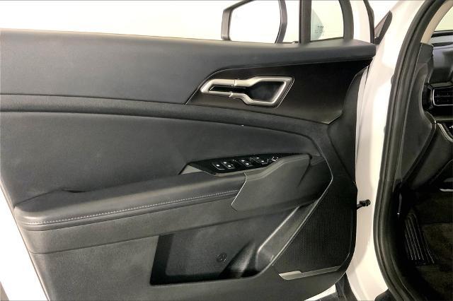2023 Kia Sportage Vehicle Photo in Lees Summit, MO 64086