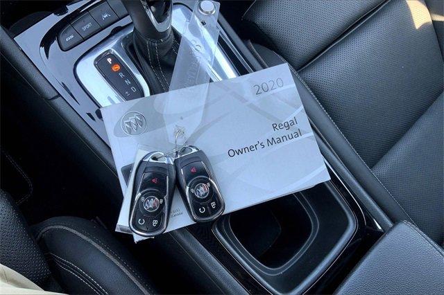 2020 Buick Regal Sportback Vehicle Photo in KANSAS CITY, MO 64114-4545