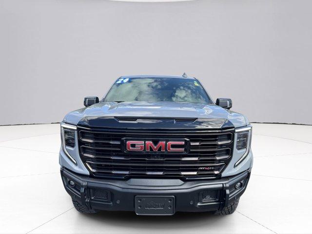 2024 GMC Sierra 1500 Vehicle Photo in LEOMINSTER, MA 01453-2952