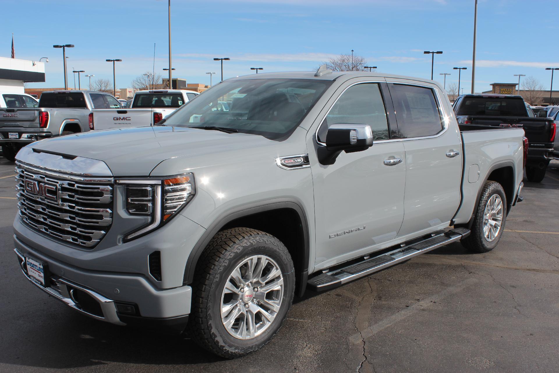 2025 GMC Sierra 1500 Vehicle Photo in AURORA, CO 80012-4011