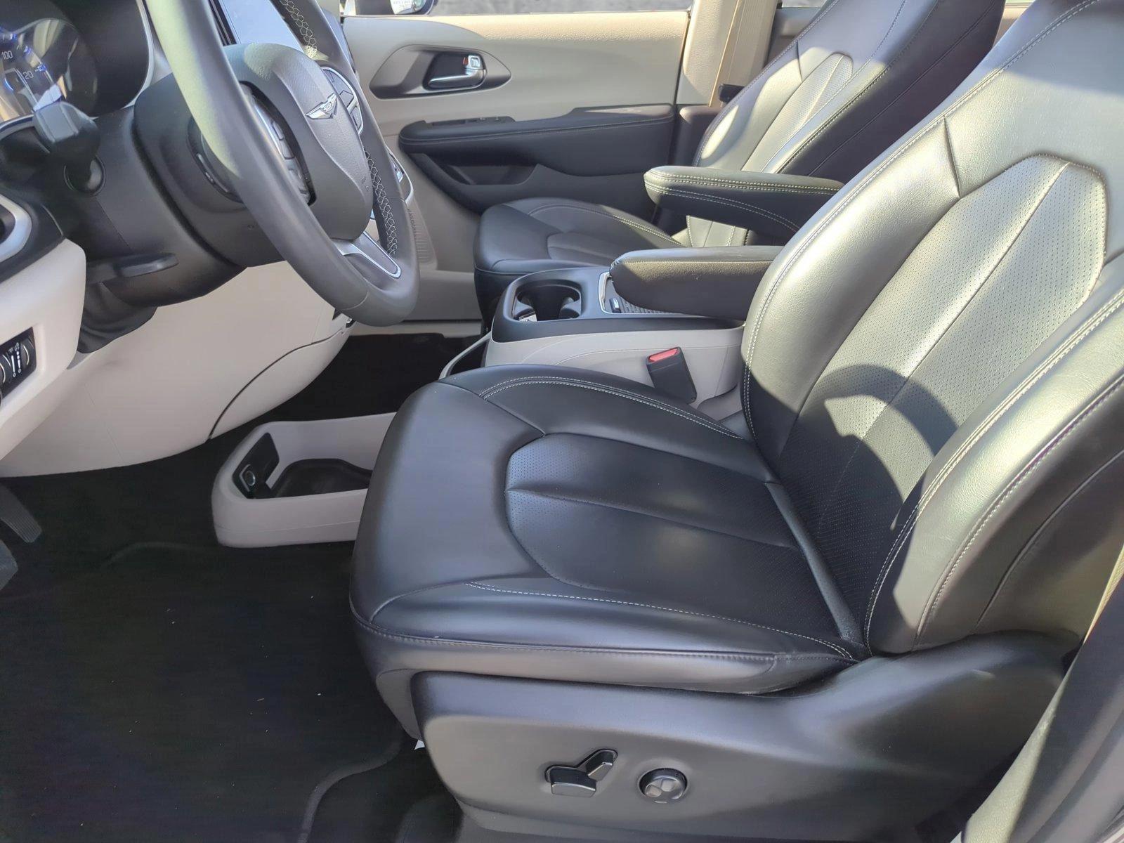 2023 Chrysler Pacifica Vehicle Photo in Ft. Myers, FL 33907