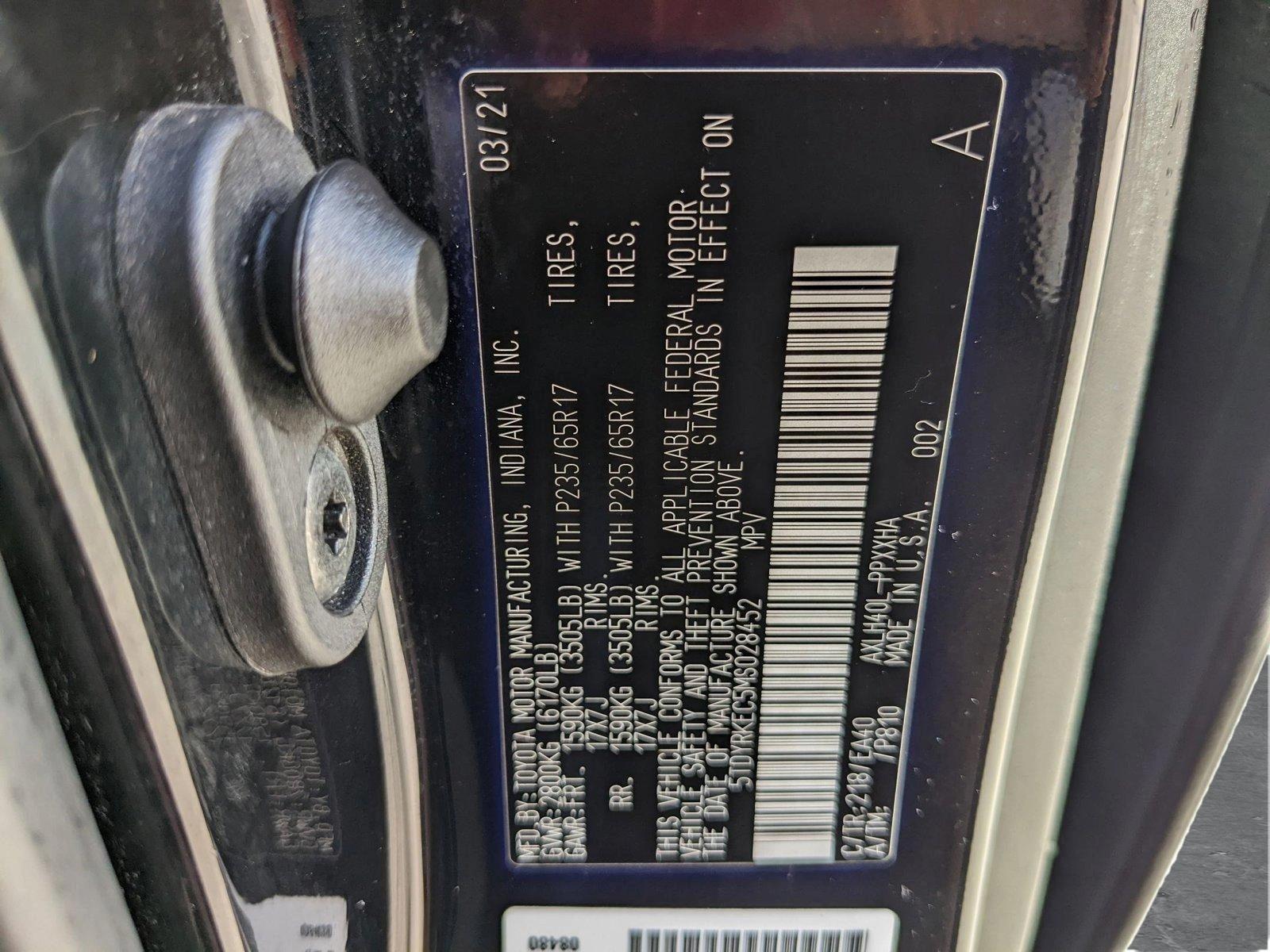 2021 Toyota Sienna Vehicle Photo in Davie, FL 33331