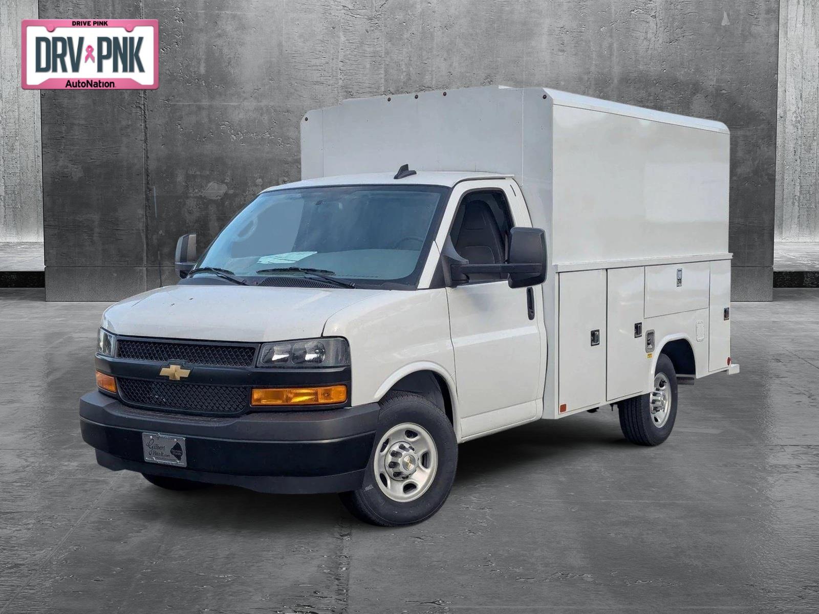 2024 Chevrolet Express Cutaway 3500 Vehicle Photo in GREENACRES, FL 33463-3207