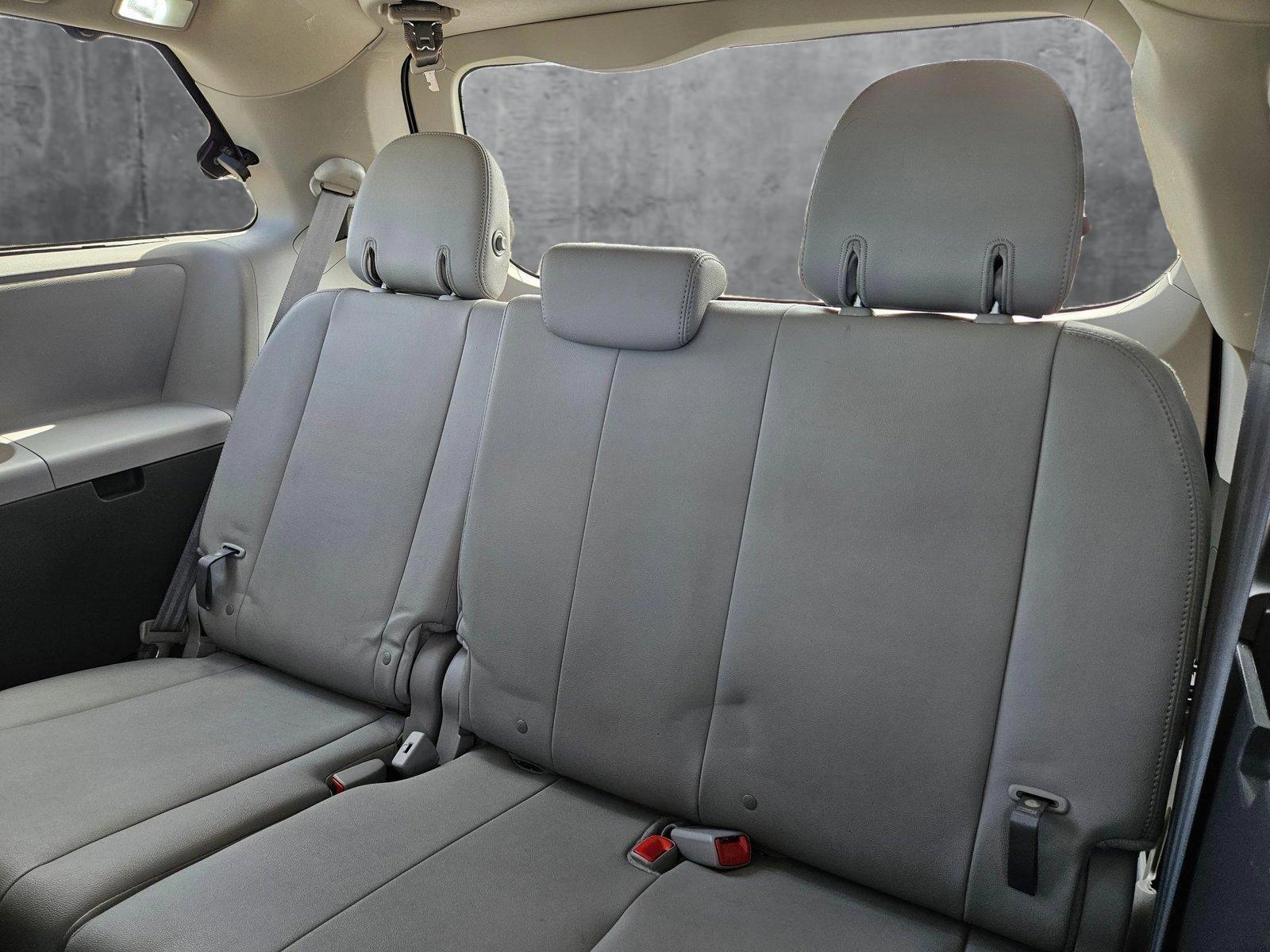 2019 Toyota Sienna Vehicle Photo in Austin, TX 78728