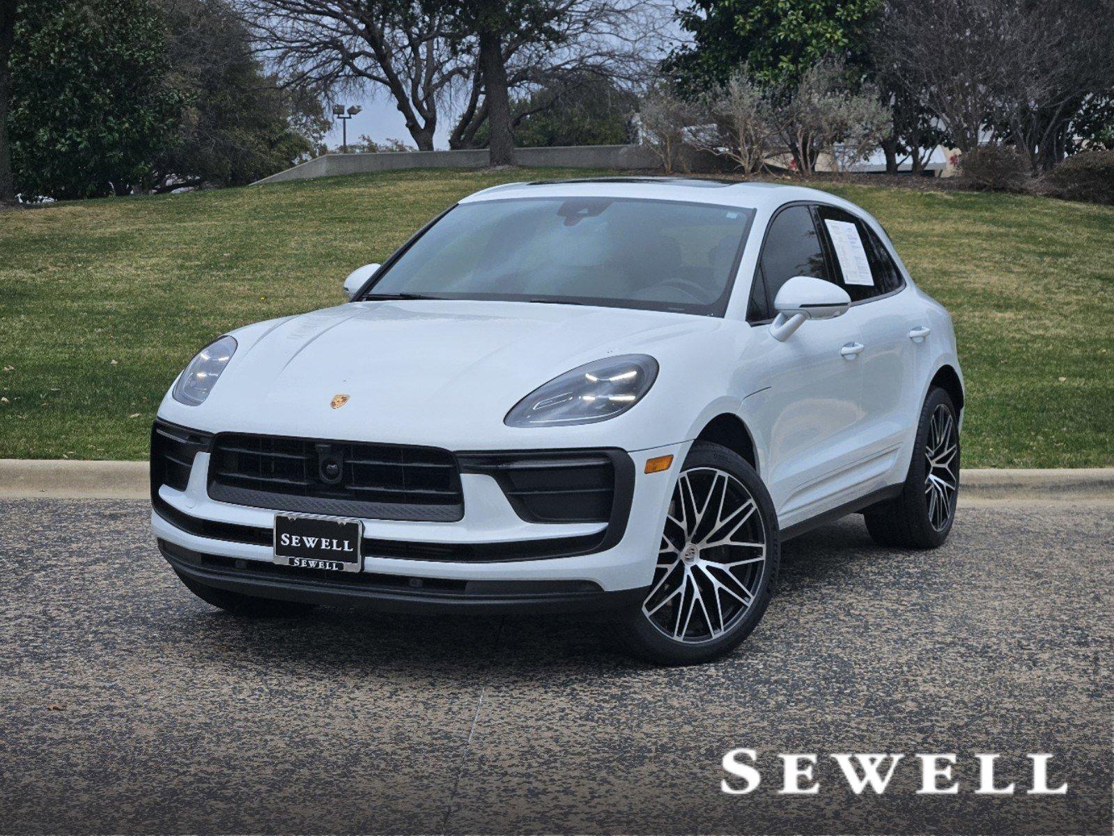 2024 Porsche Macan Vehicle Photo in FORT WORTH, TX 76132