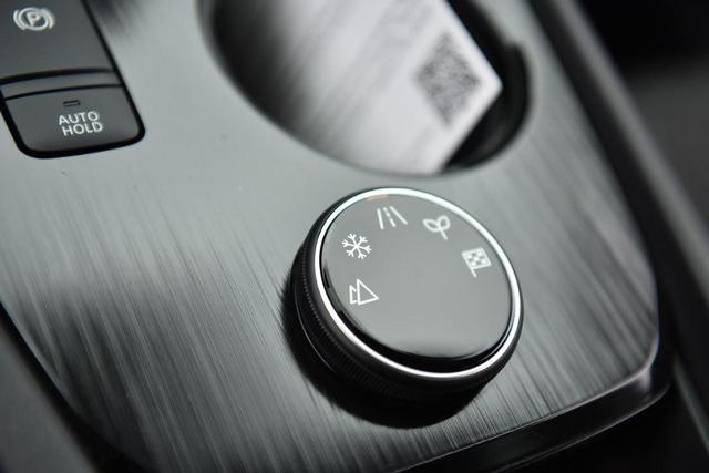 2025 Nissan Rogue Vehicle Photo in Ballwin, MO 63011