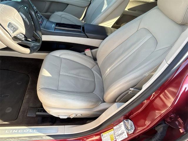 2017 Lincoln MKZ Hybrid Vehicle Photo in ALBERTVILLE, AL 35950-0246