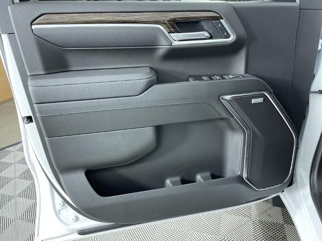 2025 GMC Sierra 1500 Vehicle Photo in GILBERT, AZ 85297-0402