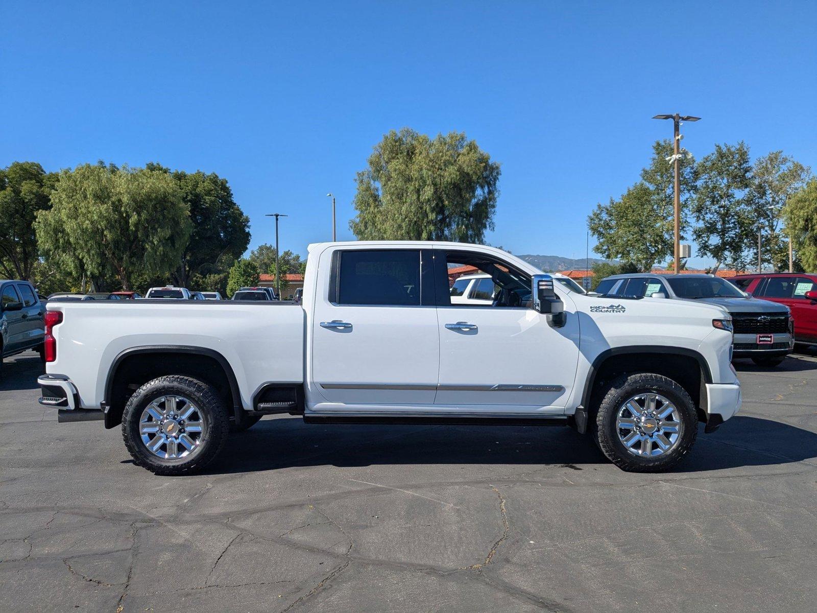 2024 Chevrolet Silverado 2500 HD Vehicle Photo in VALENCIA, CA 91355-1705
