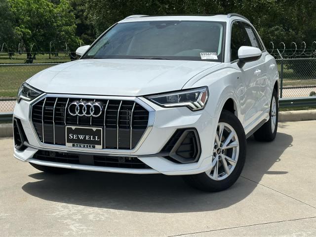 2025 Audi Q3 Vehicle Photo in HOUSTON, TX 77090