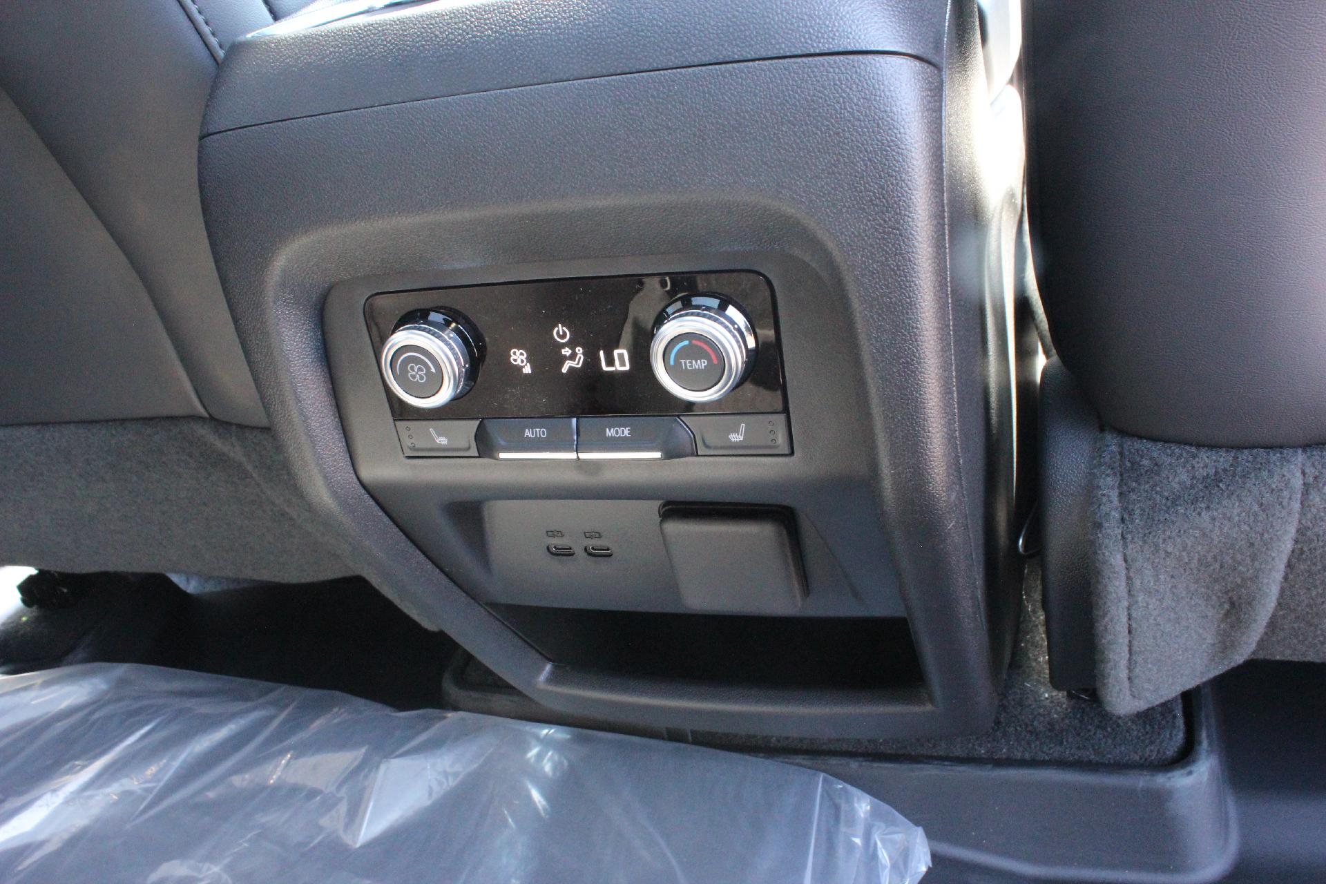 2025 GMC Acadia Vehicle Photo in AURORA, CO 80012-4011