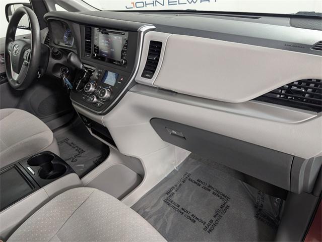 2018 Toyota Sienna Vehicle Photo in ENGLEWOOD, CO 80113-6708