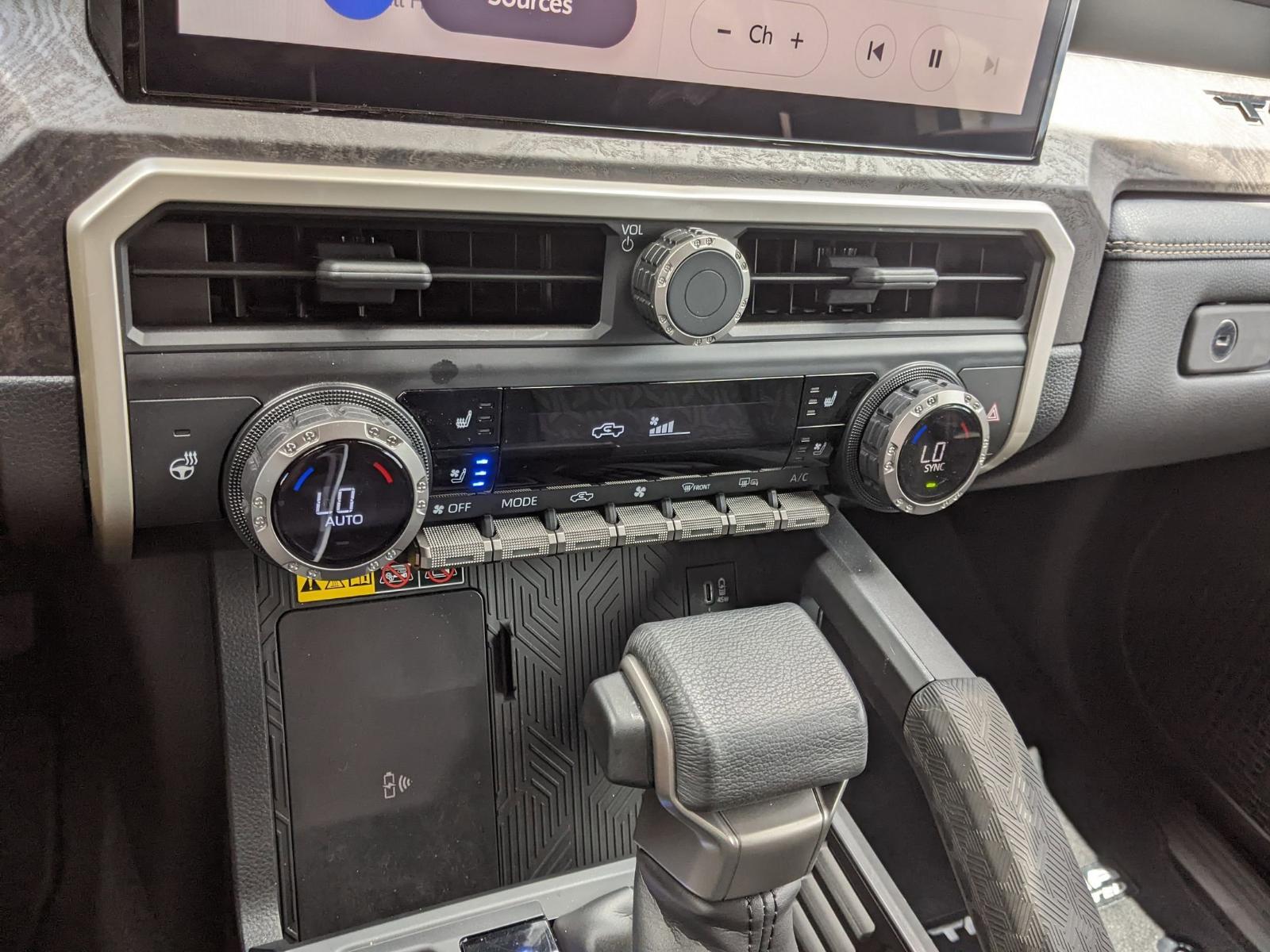 2024 Toyota Tacoma 4WD Vehicle Photo in Seguin, TX 78155
