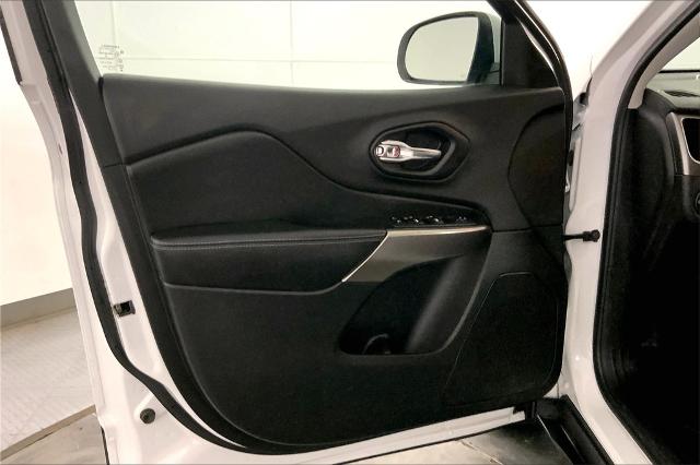 2019 Jeep Cherokee Vehicle Photo in Lees Summit, MO 64086