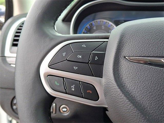 2017 Chrysler 300 Vehicle Photo in Willow Grove, PA 19090