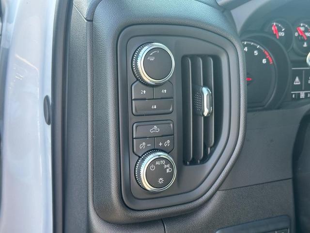 2025 GMC Sierra 2500 HD Vehicle Photo in COLUMBIA, MO 65203-3903