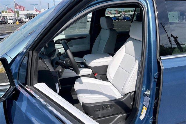 2025 Chevrolet Tahoe Vehicle Photo in INDEPENDENCE, MO 64055-1314