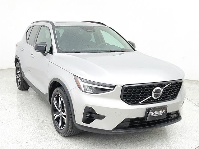 2023 Volvo XC40 Vehicle Photo in Grapevine, TX 76051