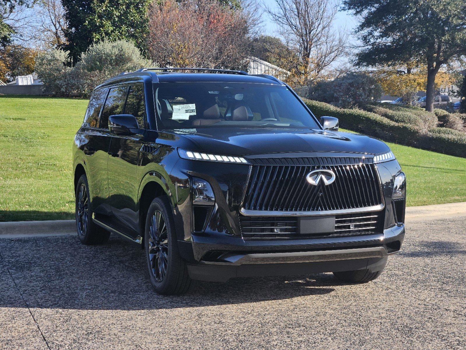 2025 INFINITI QX80 Vehicle Photo in Fort Worth, TX 76132