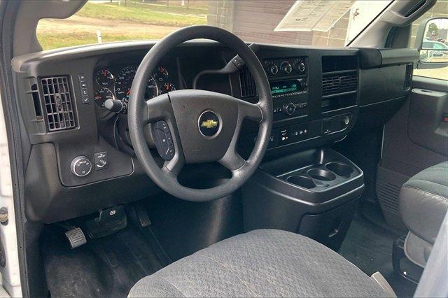 2022 Chevrolet Express Cargo 2500 Vehicle Photo in KANSAS CITY, MO 64114-4502