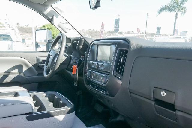 2023 Chevrolet Silverado Chassis Cab Vehicle Photo in VENTURA, CA 93003-8585