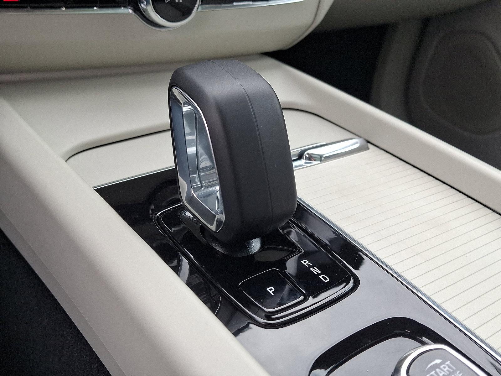 2025 Volvo XC60 Vehicle Photo in Trevose, PA 19053