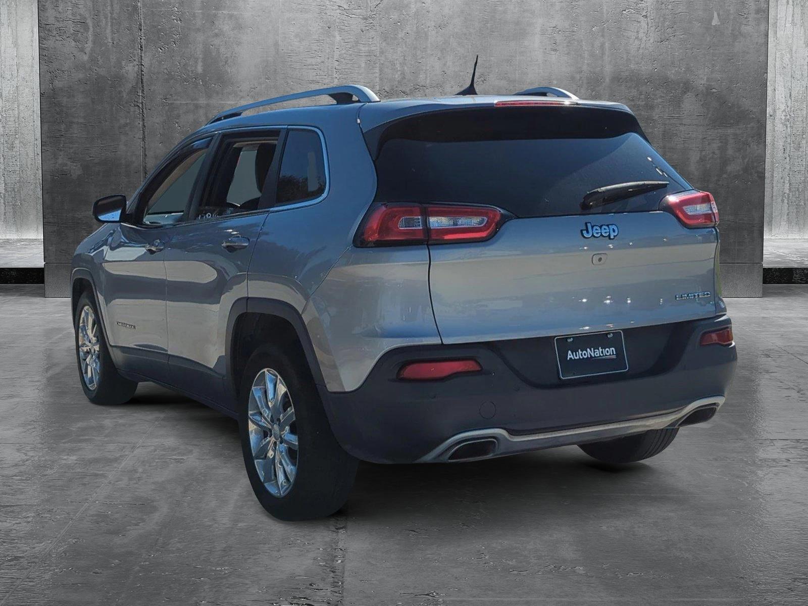 2017 Jeep Cherokee Vehicle Photo in Pembroke Pines, FL 33027