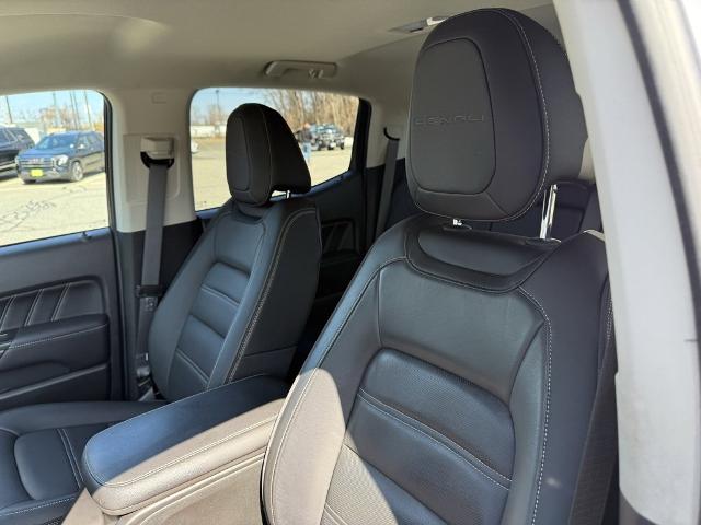 2022 GMC Canyon Vehicle Photo in CHICOPEE, MA 01020-5001