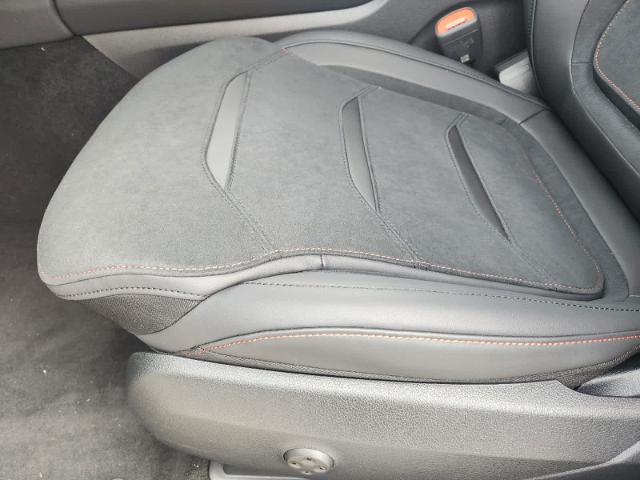 2025 Mercedes-Benz GLC Vehicle Photo in HOUSTON, TX 77079