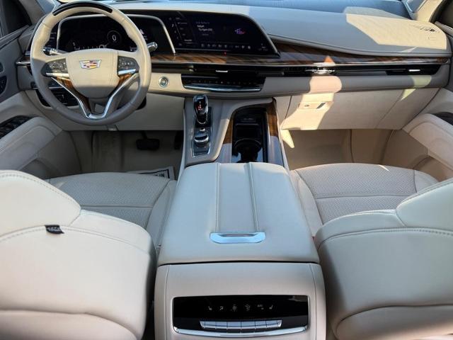 2024 Cadillac Escalade Vehicle Photo in COLUMBIA, MO 65203-3903