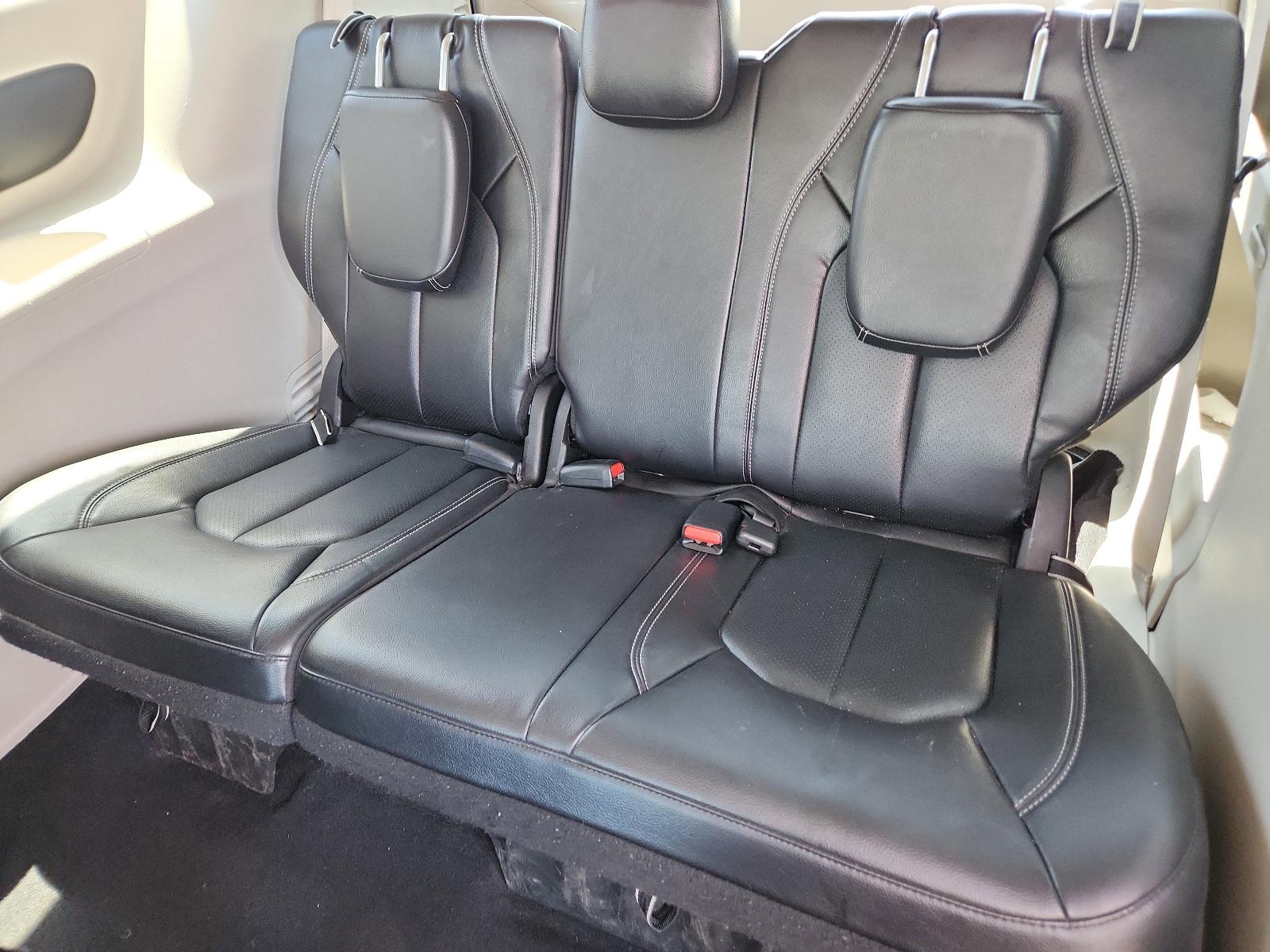 2022 Chrysler Pacifica Vehicle Photo in Albuquerque, NM 87110