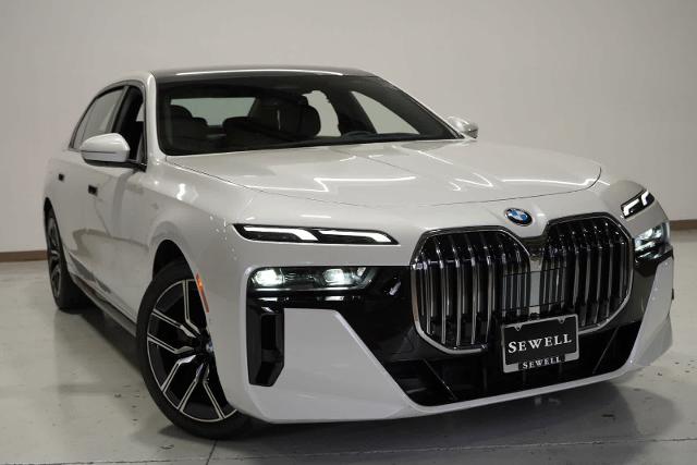 2024 BMW 740i xDrive Vehicle Photo in GRAPEVINE, TX 76051
