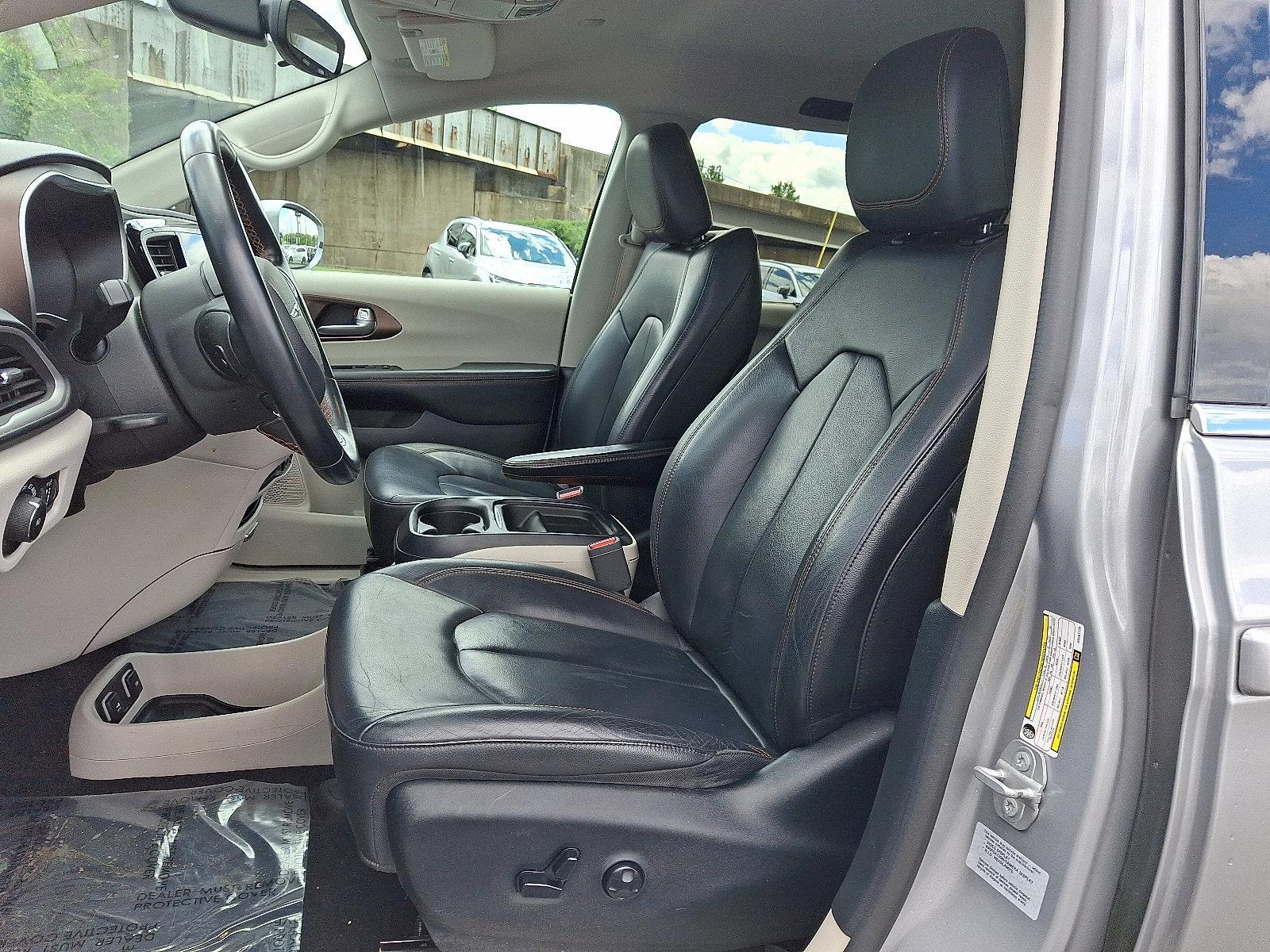 2017 Chrysler Pacifica Vehicle Photo in Trevose, PA 19053