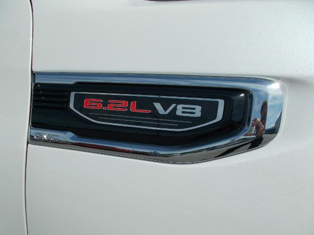 2023 GMC Sierra 1500 Vehicle Photo in LOWELL, MA 01852-4336