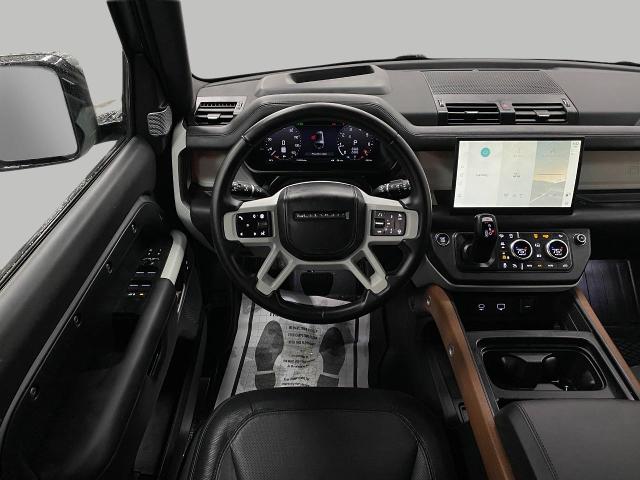 2024 Defender Vehicle Photo in Appleton, WI 54913