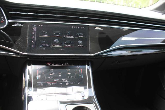 2025 Audi Q7 Vehicle Photo in HOUSTON, TX 77090