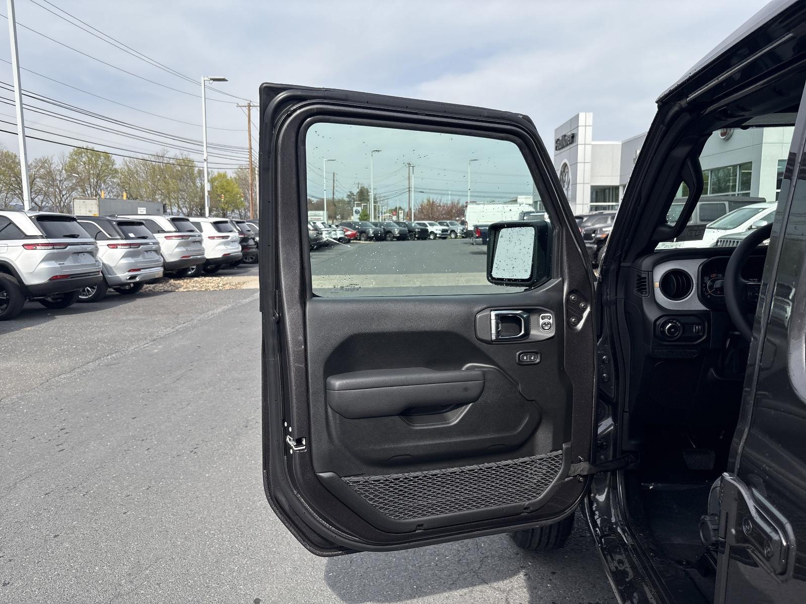 2025 Jeep Wrangler Vehicle Photo in Mechanicsburg, PA 17050-1707