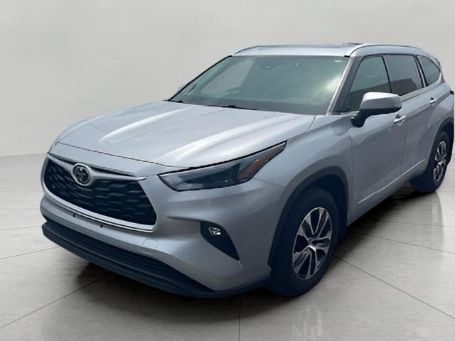 2022 Toyota Highlander Vehicle Photo in Appleton, WI 54913
