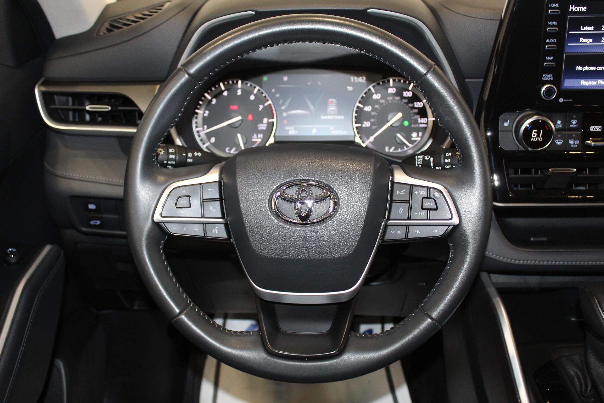 2022 Toyota Highlander Vehicle Photo in NORTHAMPTON, MA 01060-1120