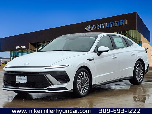 2025 Hyundai SONATA Hybrid Vehicle Photo in Peoria, IL 61615