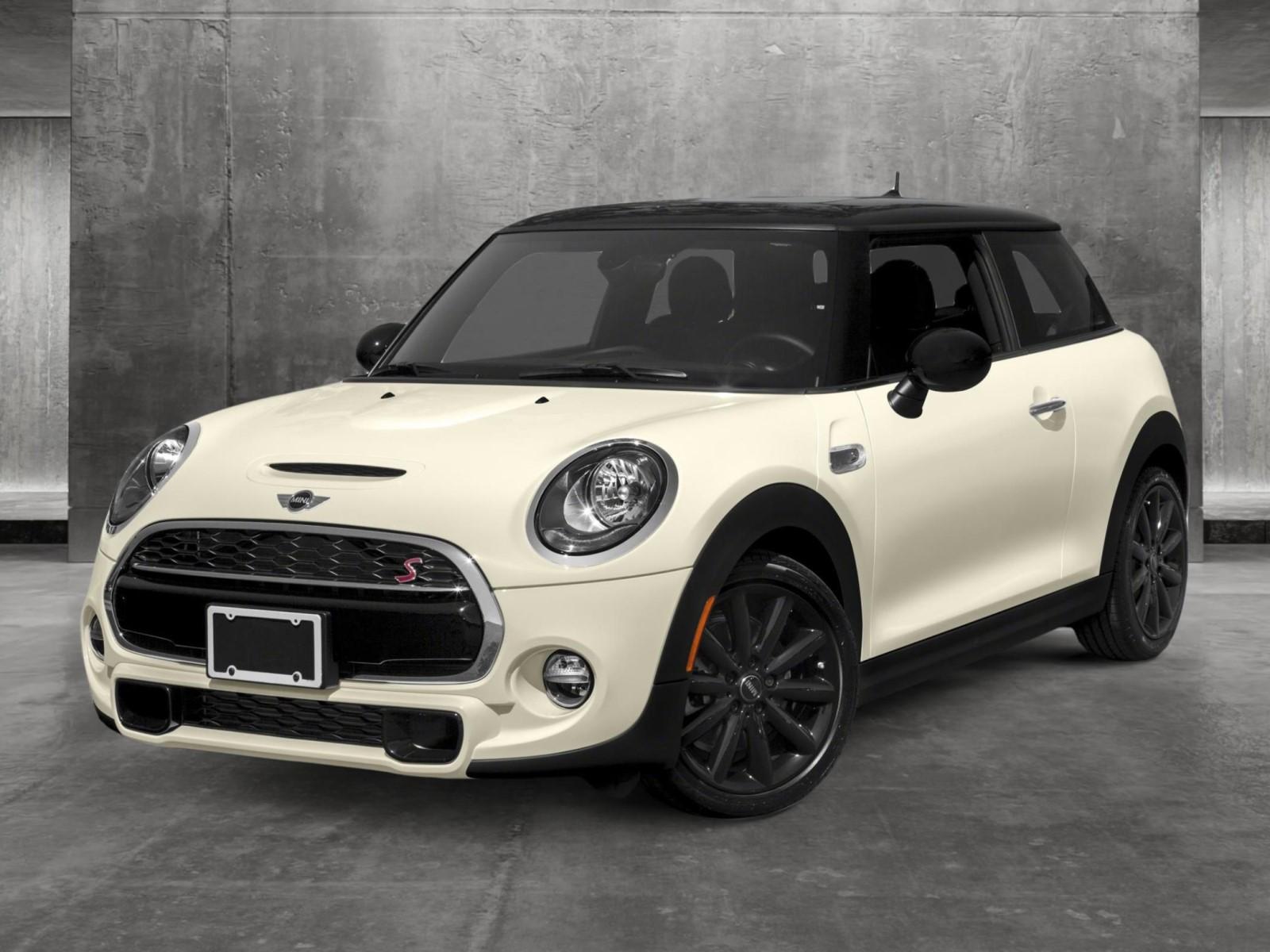 2017 MINI Hardtop 2 Door Vehicle Photo in WEST PALM BEACH, FL 33407-3296